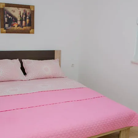 Leko Apartment *